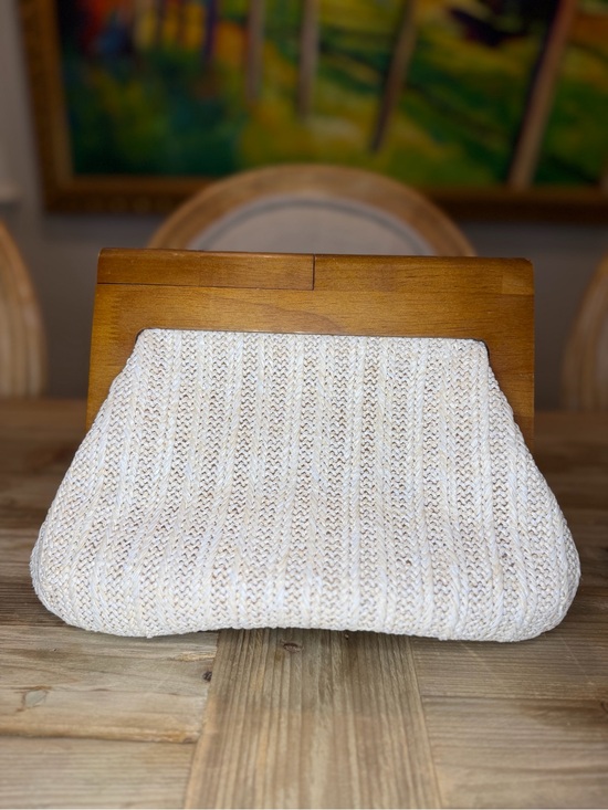 Shiraleah Handbags - Shiraleah Chicago Cream Knit Clutch with Wooden Frame